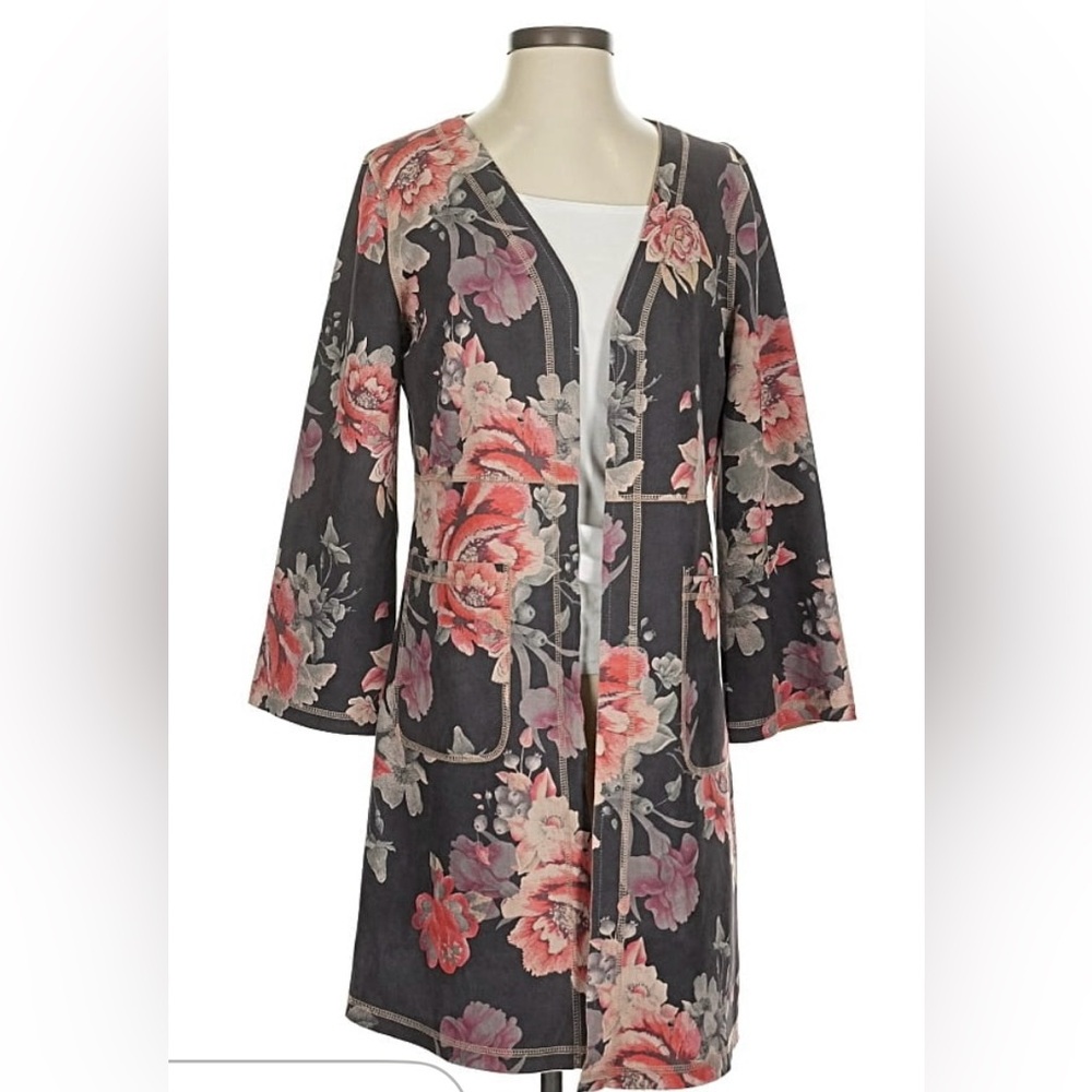 Floral Women's Robe in Black and Pink
